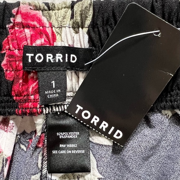 SOLD-NWT Torrid Tie Waist Belted Wide Leg Crepe Floral Print Black Pink Pants - Picture 7 of 9